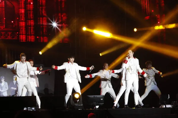 Mitglieder Der Südkoreanischen Boygroup Btob Bei Ihrem Konzert Hongkong China — Stockfoto