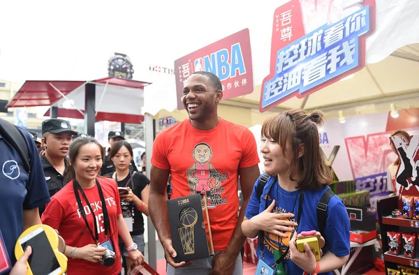 Star Nba Eric Gordon Houston Rockets Interagisce Con Fan Durante — Foto Stock