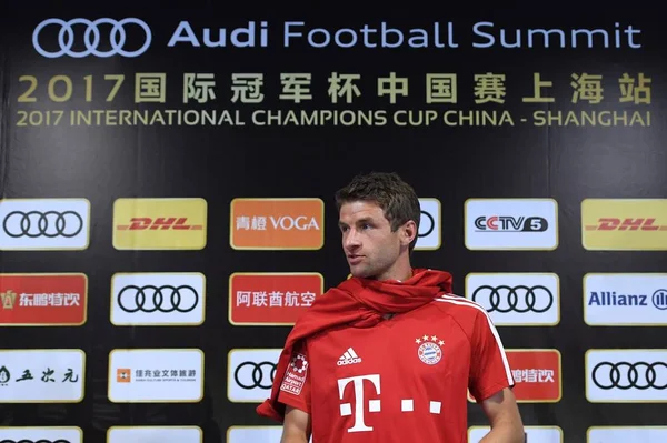 Tysk Fodboldspiller Thomas Muller Fra Bayern Munich Deltager Pressekonference Til - Stock-foto