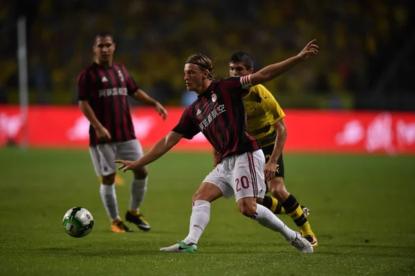 Jogador Futebol Italiano Ignazio Abate Frente Milan Desafia Jogador Borussia — Fotografia de Stock