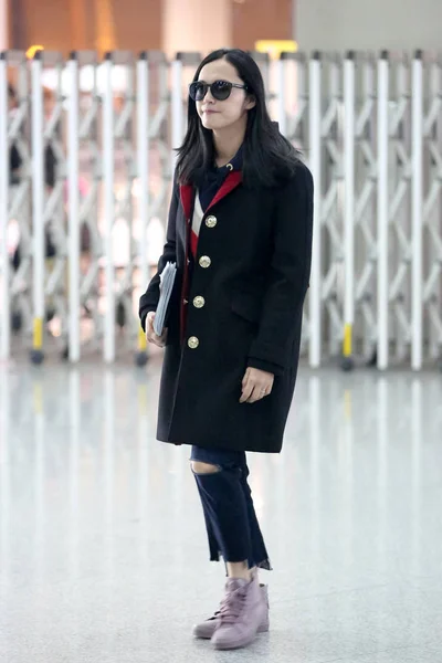 Κινέζα Ηθοποιός Yao Chen Απεικονίζεται Στο Διεθνές Αεροδρόμιο Του Πεκίνου — Φωτογραφία Αρχείου