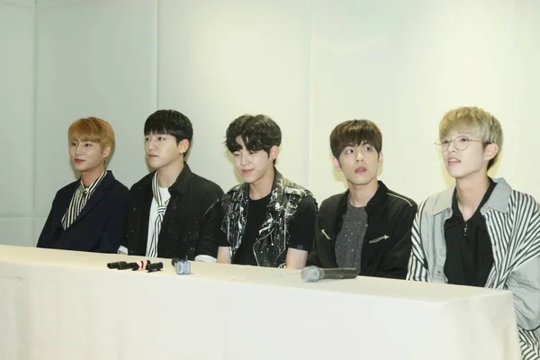 Mitglieder Der Südkoreanischen Rockband Day6 Bei Einer Pressekonferenz Taipeh Taiwan — Stockfoto