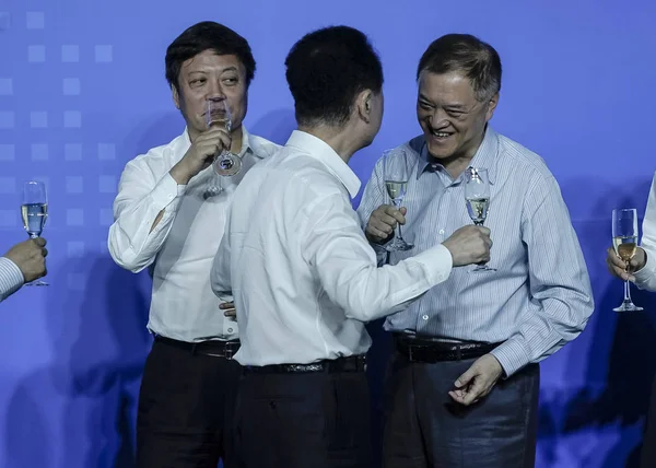 Wang Jianlin Front Ordförande Dalian Wanda Group Skålar Till Sun — Stockfoto