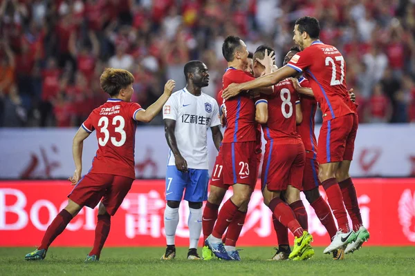 Spieler Von Chongqing Lifan Feiern Nach Ihrem Tor Gegen Tianjin — Stockfoto