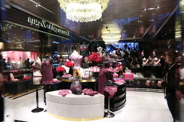 Chinese Employee Stands Next Lingerie Display Victoria Secret Flagship Store — Stock Photo, Image