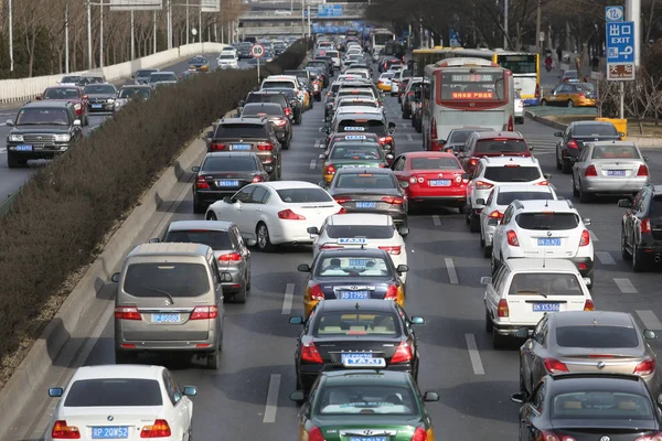 Masses Vehicles Move Slowly Road Traffic Jam Rush Hours First — Stock Photo, Image