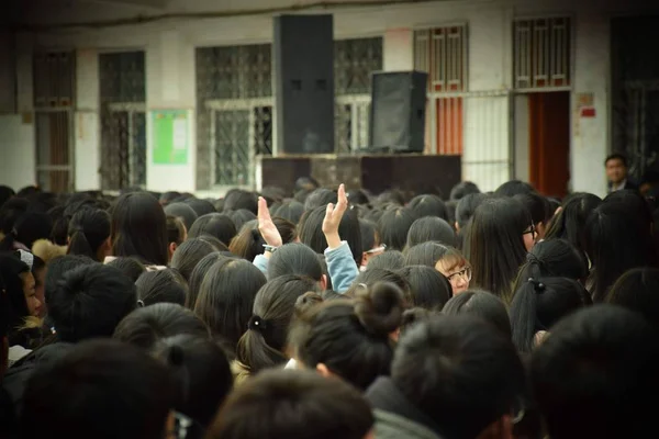 Junge Chinesische Studenten Besuchen Eine Vorlesung Zur Mobilisierung Für Die — Stockfoto