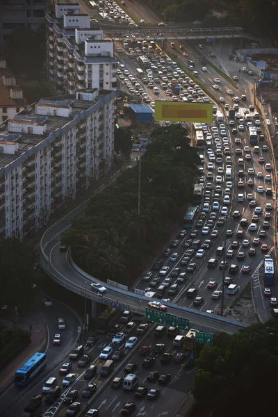 Des Masses Véhicules Déplacent Lentement Sur Une Route Dans Embouteillage — Photo