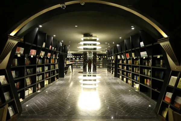 Innenansicht Der Zhongshuge Buchhandlung Minhang District Shanghai China Januar 2016 — Stockfoto