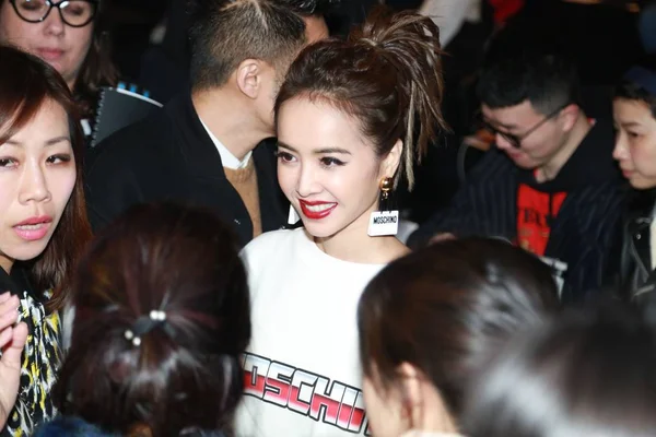 Cantor Taiwanês Jolin Tsai Participa Desfile Moda Moschino Durante Queda — Fotografia de Stock