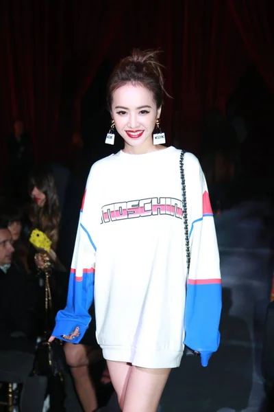 Taiwanesische Sängerin Jolin Tsai Besucht Die Modenschau Moschino Während Der — Stockfoto