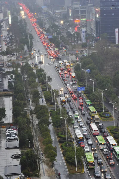 Masses Vehicles Move Slowly Road Traffic Jam Rush Hours Nanchang — Stock Photo, Image