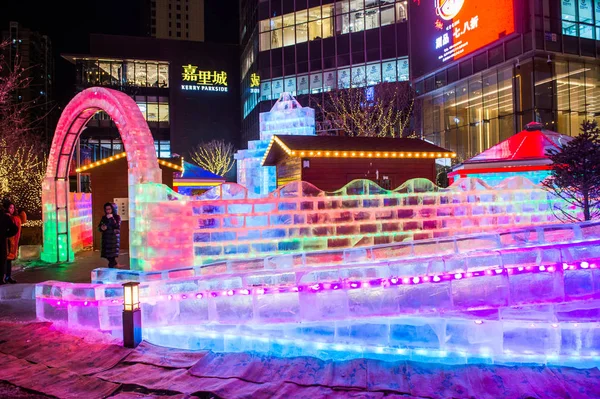 Blick Auf Eine Meter Lange Eisrutsche Aus Eisblöcken Shangri Hotel — Stockfoto