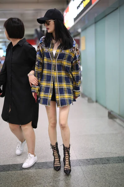 Chinese Actrice Yang Afgebeeld Beijing Capital International Airport Beijing China — Stockfoto