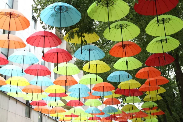 Uitzicht Kleurrijke Paraplu Versieren Van Straat Een Bazaar Shanghai China — Stockfoto