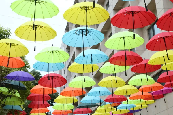 Uitzicht Kleurrijke Paraplu Versieren Van Straat Een Bazaar Shanghai China — Stockfoto