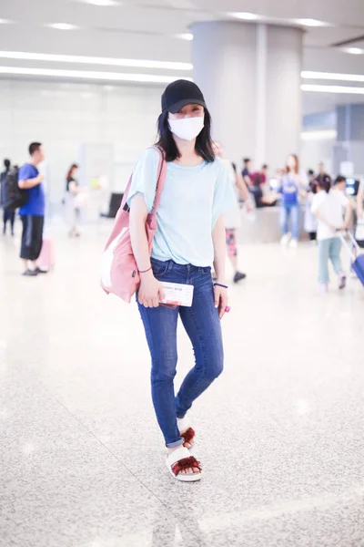 Actriz China Zhou Xun Fotografiada Aeropuerto Internacional Shanghai Hongqiao Shanghai — Foto de Stock