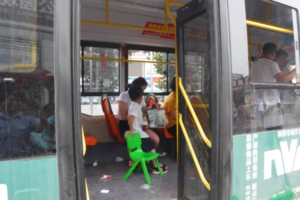 Yolcu Otobüs Bir Xinmi Şehir Orta Çin Henan Eyaleti Temmuz — Stok fotoğraf