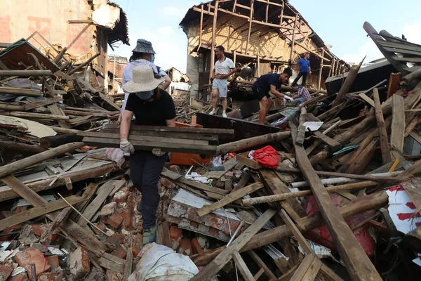 Casas Residenciais Antigas São Destruídas Por Inundações Causadas Por Fortes — Fotografia de Stock