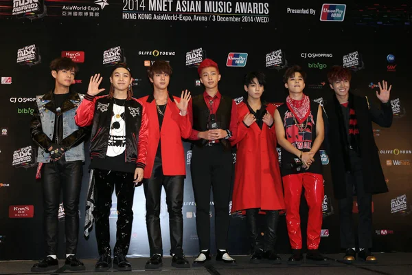 2014 Mnet アジア音楽賞 中国で 2014 日の記者会見でポーズ Bts Bangtan 男の子 または防弾少年団韓国少年グループのメンバー — ストック写真