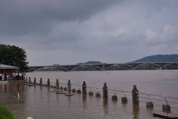 Vista Del Río Xiangjiang Inundado Causado Por Lluvias Torrenciales Ciudad — Foto de Stock