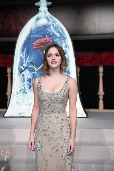 Die Britische Schauspielerin Emma Watson Besucht Eine Premierenveranstaltung Für Ihren — Stockfoto