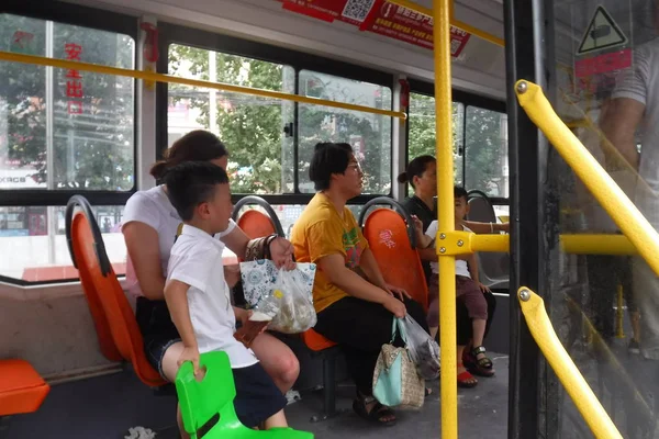 Passagiere Einem Bus Nach Einem Verkehrsunfall Der Stadt Xinmi Provinz — Stockfoto