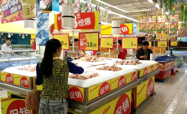 Lojas Clientes Carne Supermercado Cidade Nantong Província Jiangsu Leste China — Fotografia de Stock