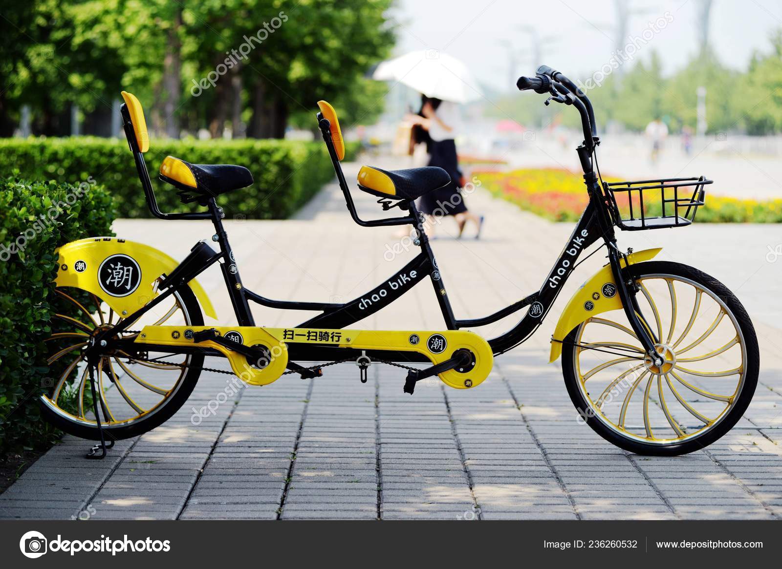 yellow tandem bike