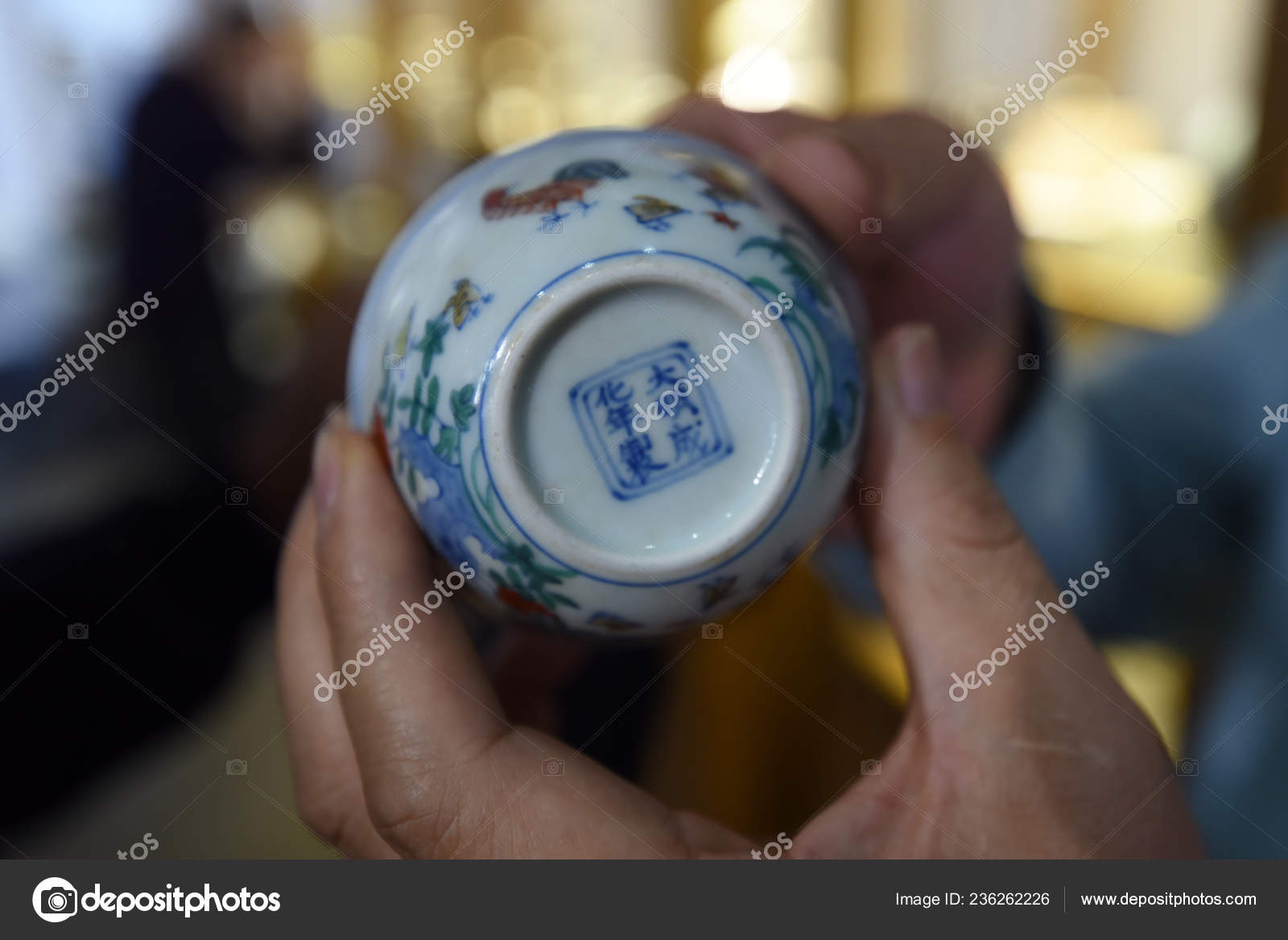 Chinese Expert Shows Porcelain Chicken Cup Ming Dynasty 1368 1644
