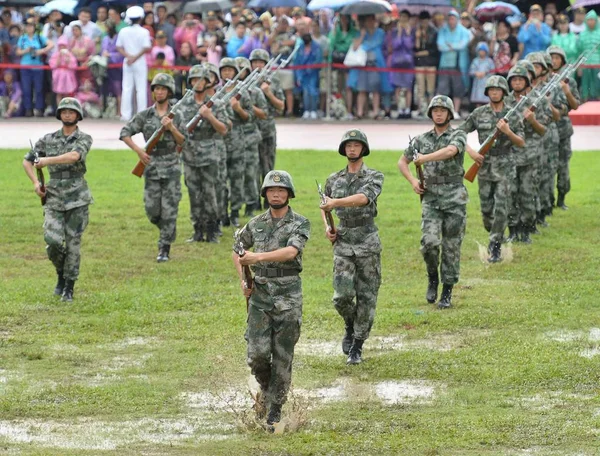 Soldiers Pla Peoples Liberation Army Hong Kong Garrison Preform Camp — Stock Photo, Image