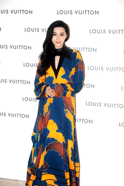 Japanese Model Actress Tao Okamoto Arrives Louis Vuitton Fall Winter –  Stock Editorial Photo © ChinaImages #240909706