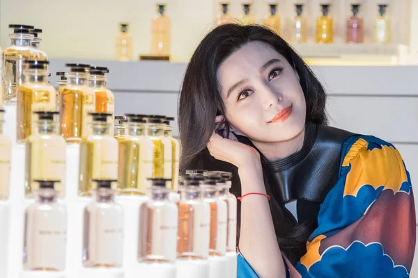 Chińska Aktorka Fan Bingbing Uczęszcza Inauguracji Perfumy Louis Vuitton Szanghaj — Zdjęcie stockowe