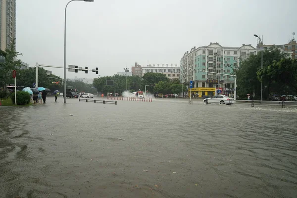 Utsikt Över Den Översvämmade Vägen Orsakad Ett Kraftigt Regn Mianyang — Stockfoto