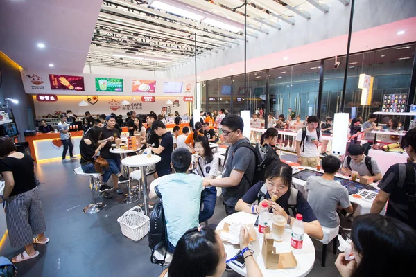 Ügyfelek Képen Alibaba Taocafe Boltban Nem Pénztáros Vonal Alatt Taobao — Stock Fotó