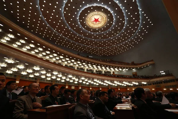 대리자 2017에 베이징 중국에 사람들의 그레이트 홀에서 사람들의 위원회의 세션의 — 스톡 사진