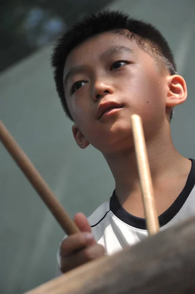 Estudante Ying Primary School Hong Kong Pratica Maneira Bater Ensinado — Fotografia de Stock