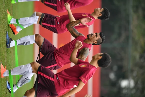 Brasilianischer Fußballspieler Paulinho Mitte Und Andere Spieler Von Guangzhou Evergrande — Stockfoto
