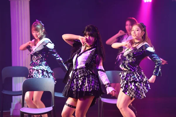 Leden Van Chinese Idool Meisjesgroep Snh48 Team Hii Uitvoeren Tijdens — Stockfoto