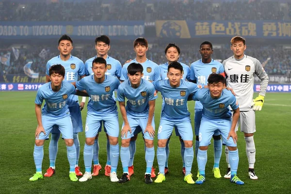 Spelers Van Startende Line Van Jiangsu Suning Vormen Voor Het — Stockfoto