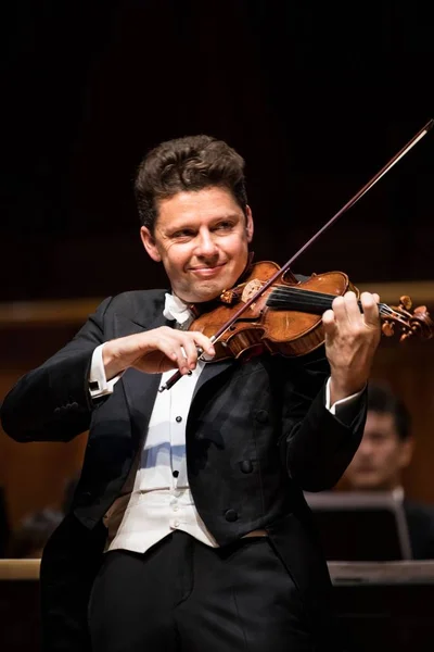 Litauiska Amerikansk Violinist Julian Rachlin Utför Konsert Guangzhou City Södra — Stockfoto