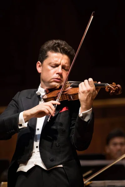 Litauiska Amerikansk Violinist Julian Rachlin Utför Konsert Guangzhou City Södra — Stockfoto