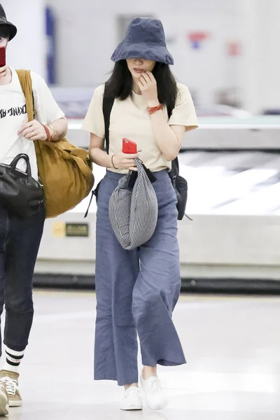 Die Chinesische Schauspielerin Gao Yuanyuan Auf Dem Internationalen Flughafen Der — Stockfoto