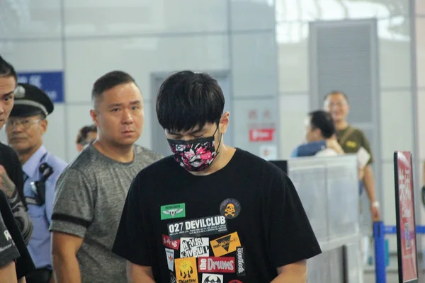 Tchajwanského Zpěvačka Jay Chou Střed Vyobrazena Shanghai Hongqiao International Airport — Stock fotografie