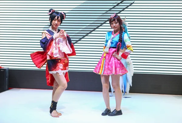 Showgirls Vestidas Com Trajes Cosplay Posam Durante 15Th China Digital — Fotografia de Stock