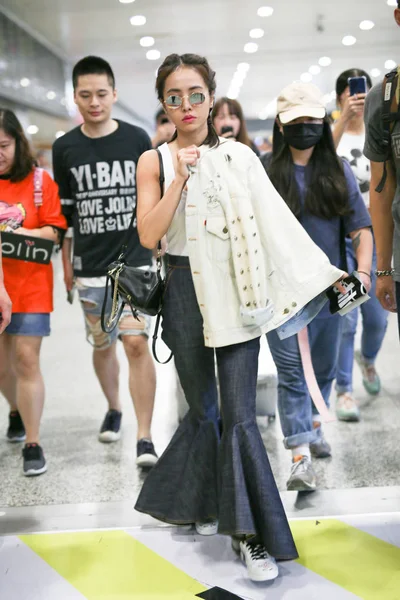 Cantante Taiwanesa Jolin Tsai Vista Usando Sexy Chaleco Blanco Aeropuerto —  Fotos de Stock