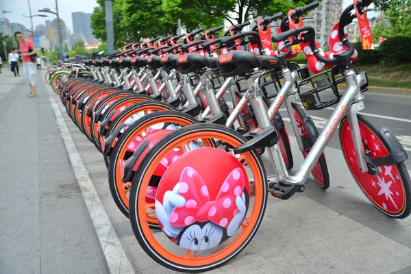 Des Vélos Thème Minnie Mouse Service Chinois Partage Vélos Mobike — Photo