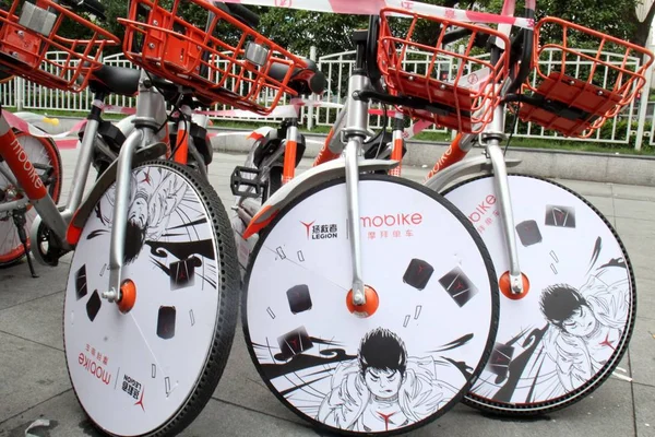 Ποδήλατα Της Κινεζικής Ποδήλατο Επιμερισμού Mobike Χαρακτηρίζει Κινουμένων Σχεδίων Εικόνων — Φωτογραφία Αρχείου