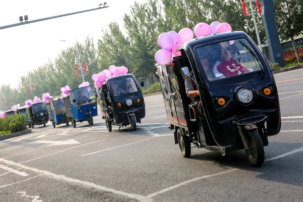 Toplam Çin Teslim Araç Kime Bilmek Bir Dönüş Hizmeti Aracılığıyla — Stok fotoğraf