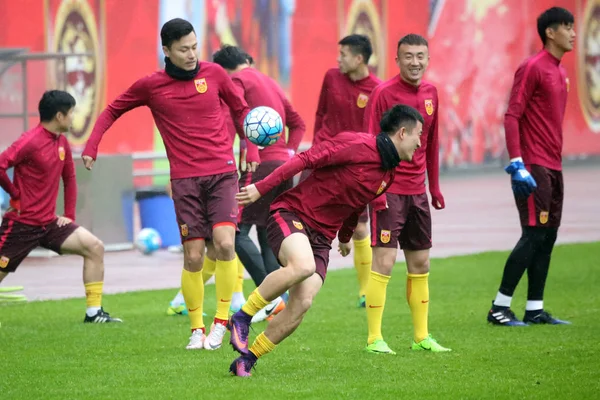 Spelers Van Chinese Nationale Mannen Voetbalteam Deelnemen Aan Een Training — Stockfoto